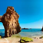 Apartmán Beachfront Luxury - Sea View Balcony, Private Garage, Wifi, Ac