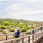 Beachfront Luxury - Sea View Balcony, Private Garage, Wifi, Ac Apartmán *