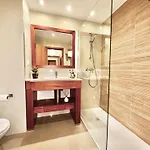 Apartmán Beachfront Luxury - Sea View Balcony, Private Garage, Wifi, Ac Portimão