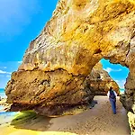 Beachfront Luxury - Sea View Balcony, Private Garage, Wifi, Ac * Portimão