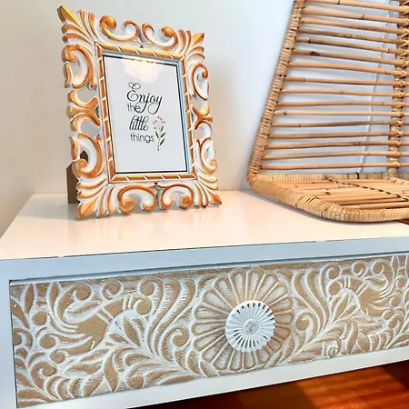 Beachfront Luxury - Sea View Balcony, Private Garage, Wifi, Ac Appartement *