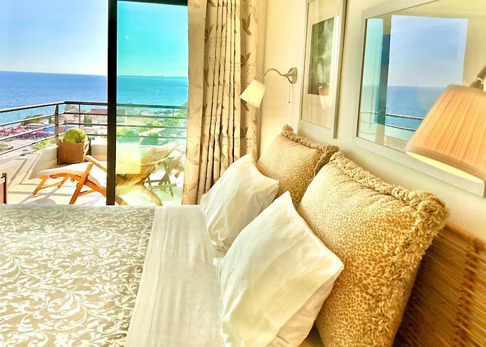 Beachfront Luxury - Sea View Balcony, Private Garage, Wifi, Ac