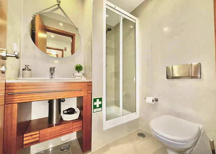 Beachfront Luxury - Sea View Balcony, Private Garage, Wifi, Ac * Portimão