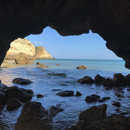 Beachfront Luxury - Sea View Balcony, Private Garage, Wifi, Ac Apartamento