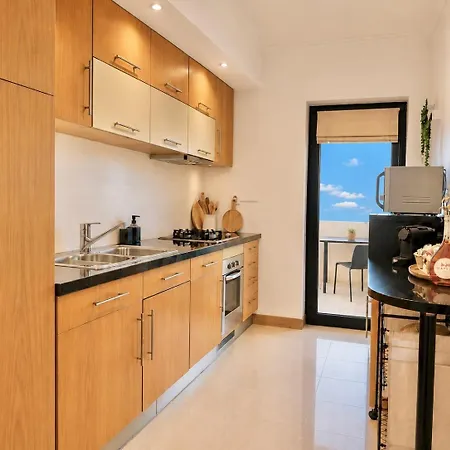 Myocean Luxury L Huge Panoramic Sea View Balcony & Private Garage Apartment