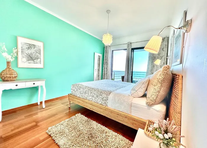 Lejlighed Beachfront Luxury - Sea View Balcony, Private Garage, Wifi, Ac *